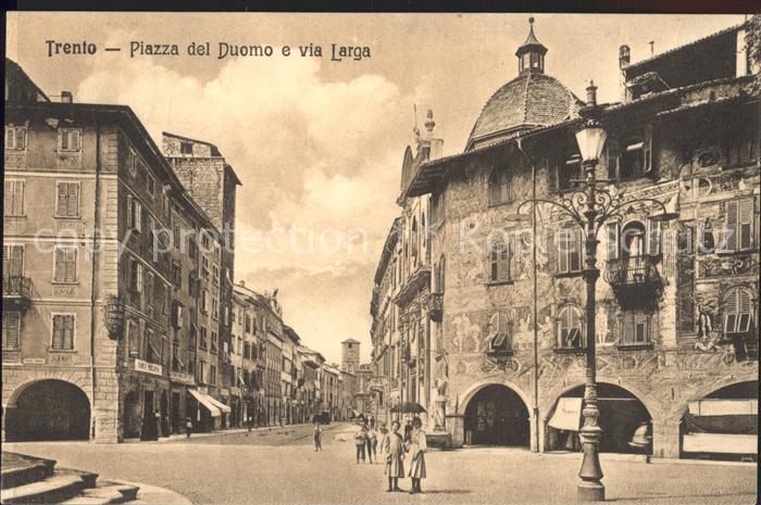 Trento Piazza del Duomo e via Larga