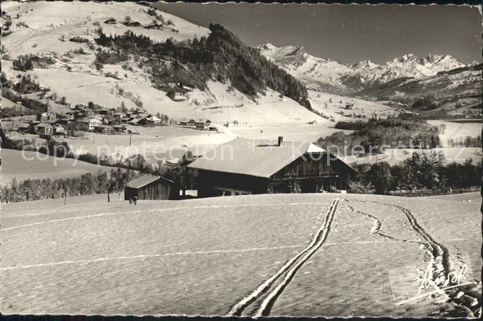 Praz-sur-Arly Wohnhaus im Schnee