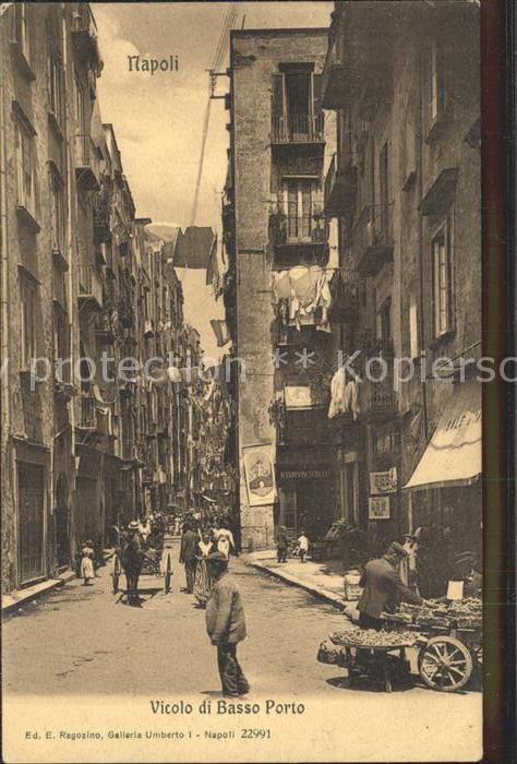 Napoli Neapel Vicolo di Basso Porto