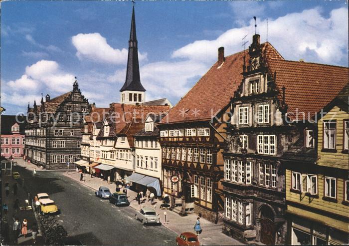 Hameln Weser Osterstrasse mit Museum Stiftsherren und Hochzeitshaus Markt Kirche