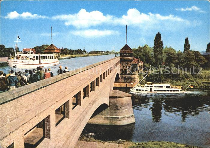 Minden Westfalen Wasserstrassenkreuz Bruecke des Mittellandkanals ueber die Wese