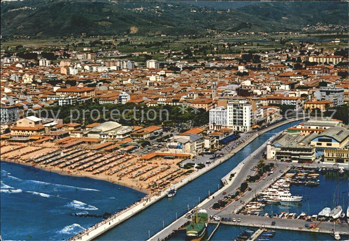 Viareggio Il porto dall aerea Hafen