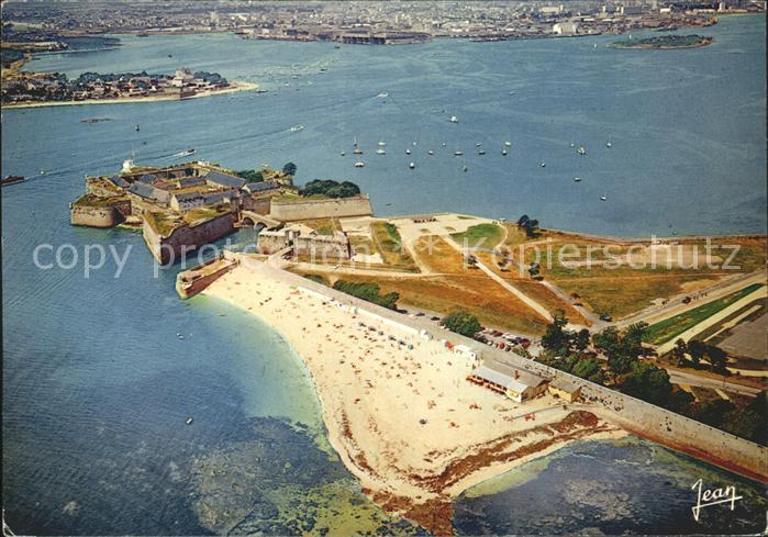 Port-Louis Plage et Citadelle dans le lointin Lorient vue aerienne