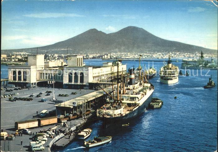 Schiffe Ships Navires Napoli Stazione Marittima