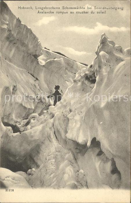 Bergsteigen Klettern Hohneck Losgebrochene Schneewaechte bei Sonnenuntergang