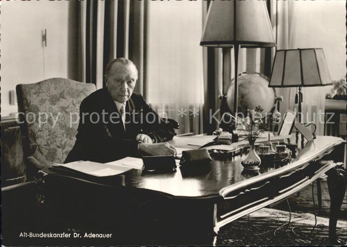 Politiker Dr. Adenauer