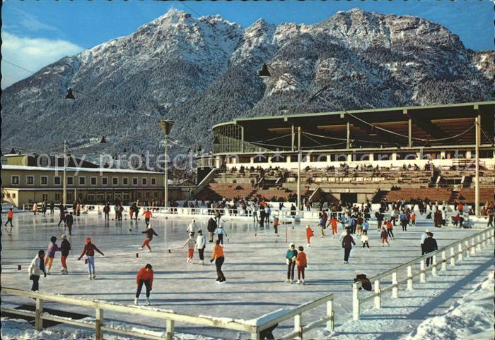 GARMISCH-PARTENKIRCHEN Bayern Olympia Eisstadion mit Kramer