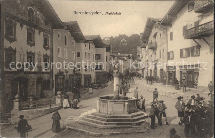 BERCHTESGADEN Bayern Marktplatz mit Brunnen