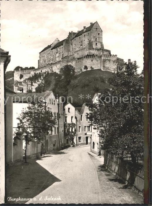 Burghausen Salzach Dorfpartie mit Burg