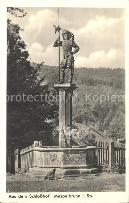 Mespelbrunn Schlosshof
