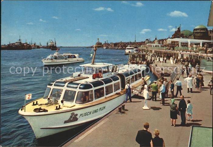 HAMBURG  CITY St Pauli Landungsbruecken Plisch und Plum Boot
