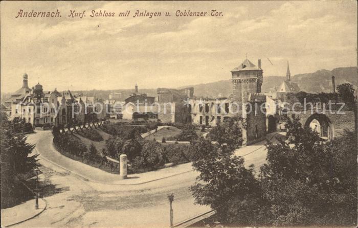 Andernach Rhein Rheinland-Pfalz Kurfuerstl Schloss mit Anlagen und Coblenzer Tor