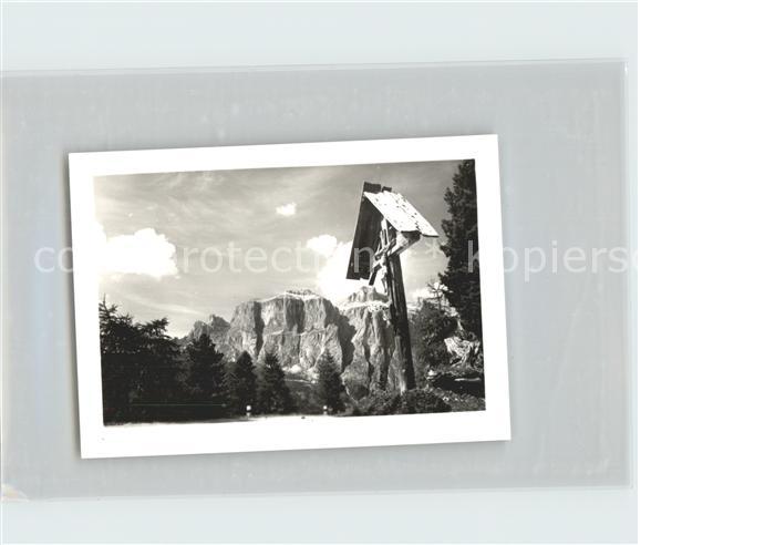 Sellagruppe mit Wegekreuz