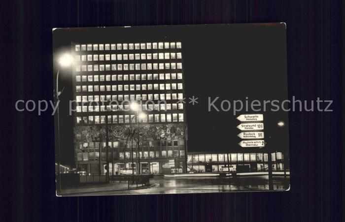 BERLIN CITY Haus des Lehrers bei Nacht
