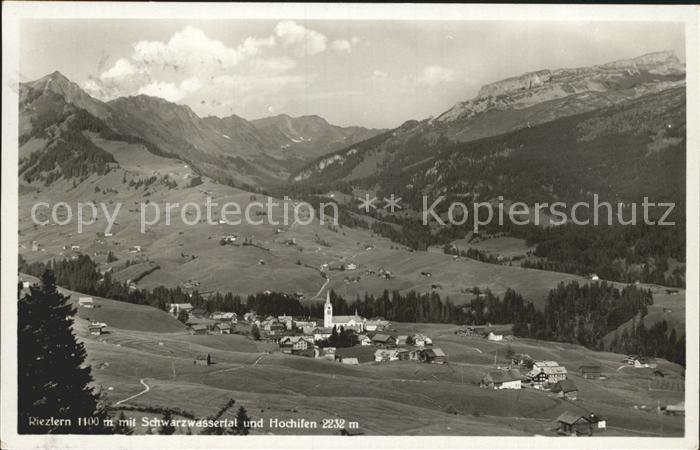 Riezlern Kleinwalsertal Vorarlberg mit Schwarzwassertal und Hochifen