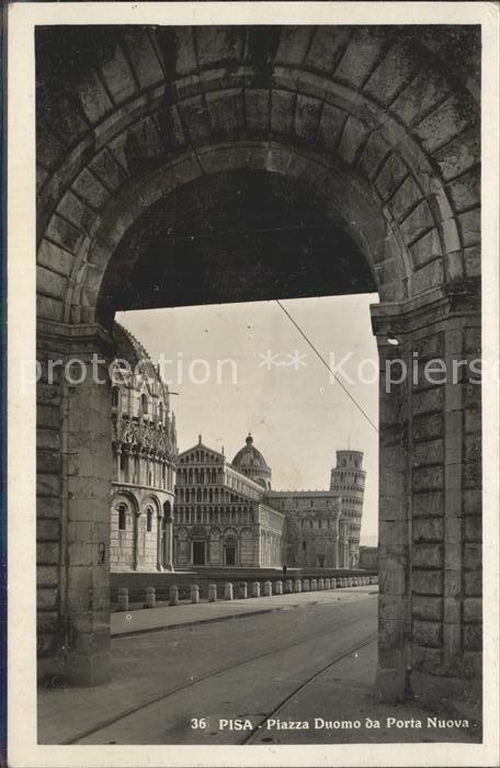 Pisa Piazza Duomo da Porta Nuova
