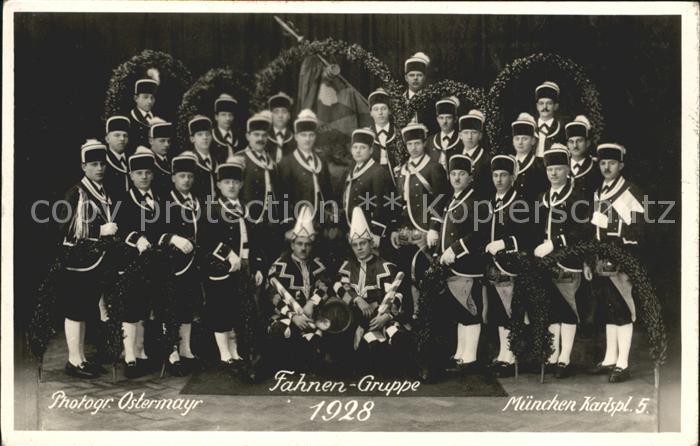 Schaefflertanz Fahnen-Gruppe Muenchen