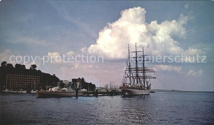 Segelschiffe Gorch Fock Kiel Bluecherbruecke