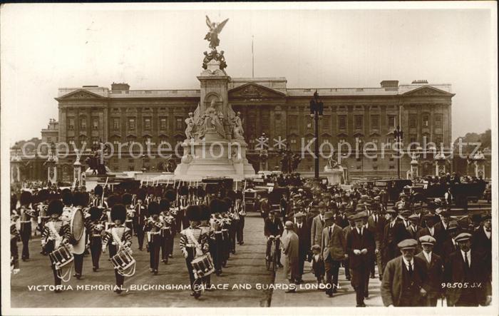 London Victoria Memorial Buckingham Palace and Guards