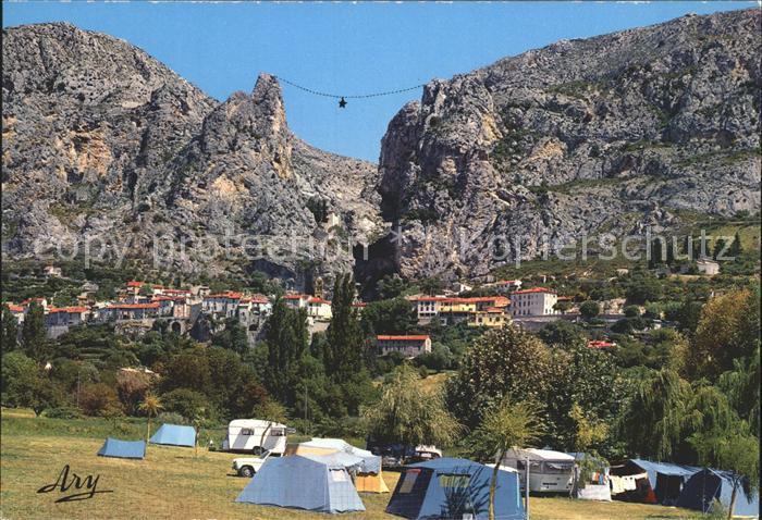 Moustiers-Sainte-Marie Vue generale et le Camping