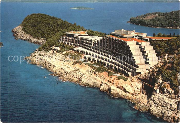 Cavtat Dalmatien Hotel an der Kueste Fliegeraufnahme