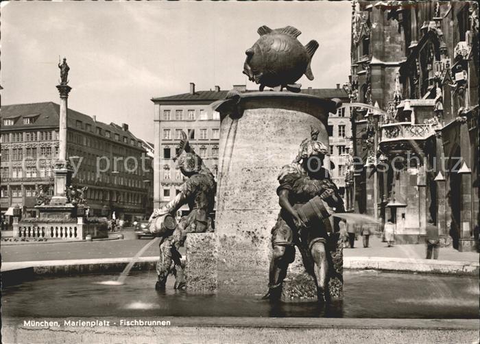 Muenchen Bayern Marienplatz Fischbrunnen