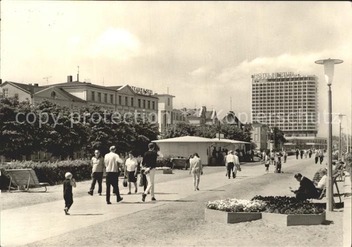 Warnemuende Ostseebad Hotel Neptun an der Strandpromenade