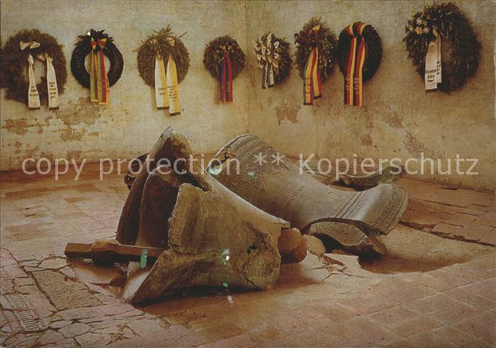 Kirchenglocke Churchbell Cloche Eglise Luebeck Marienkirche