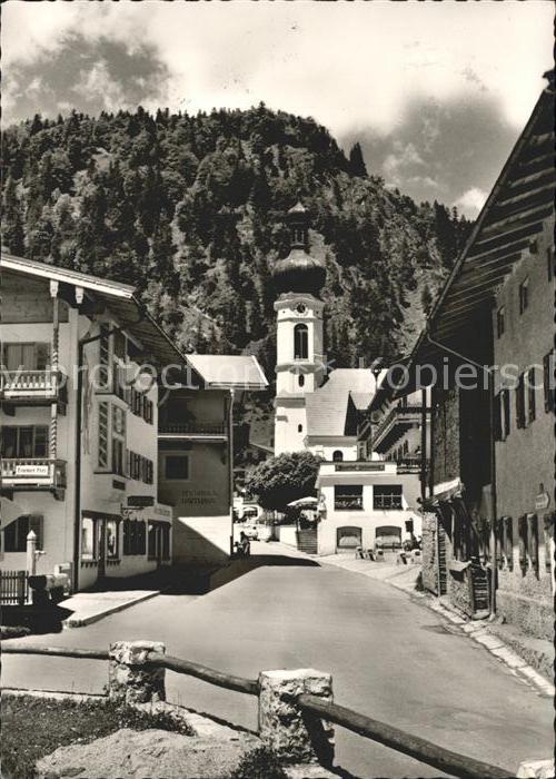 Reit Winkl Dorfpartei mit Hausberg