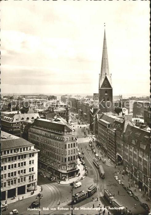 HAMBURG  CITY Blick vom Rathaus in Moenchebergstrasse Petrikirche