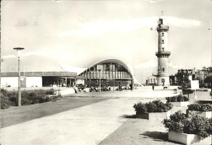 Warnemuende Ostseebad Restaurant Teepott und Leuchtturm