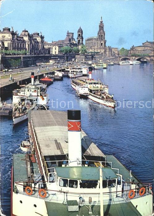 DRESDEN Elbe Bruehlsche Terrasse Schiffe