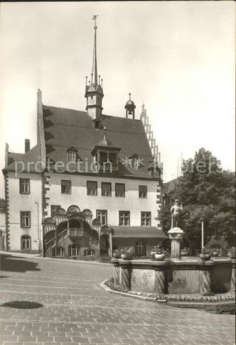 Poessneck Rathaus und Brunnen
