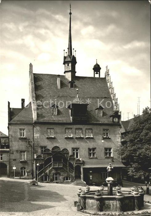 Poessneck Rathaus und Brunnen