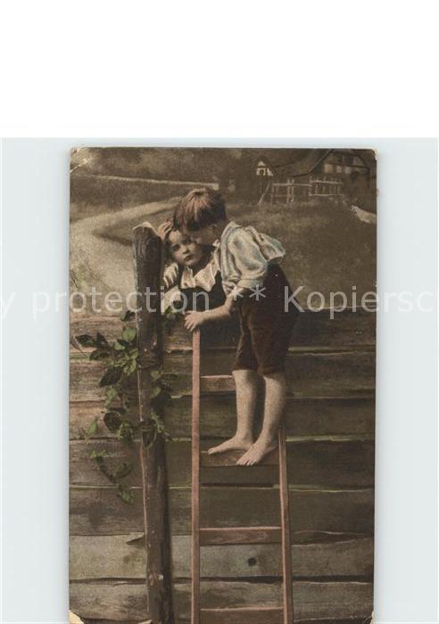 Kinder Child Enfants Leiter Kuss