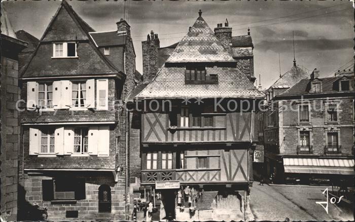 Morlaix Anciennes Maisons pignon etages encorbe