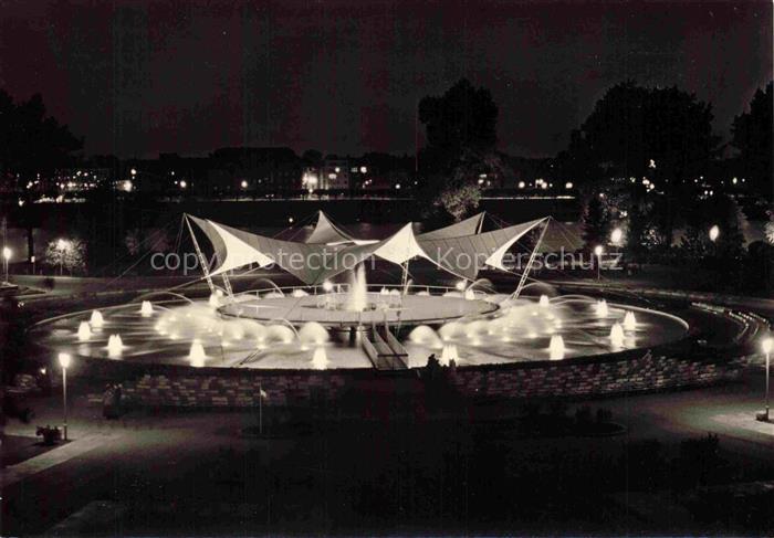 BUGA Bundesgartenschau Koeln der Tanzbrunnen im Zauber naechtlichen Lichtes
