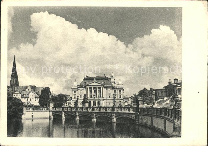 Schwerin Mecklenburg Schlossbruecke Theater Serie Das schoene Mecklenburg