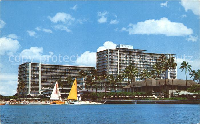 Waikiki Reef Hotel Strand