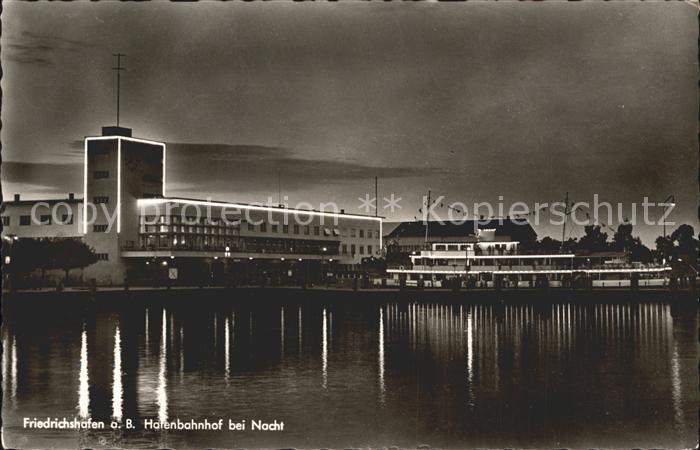 Friedrichshafen Bodensee Hafenbahnhof bei Nacht