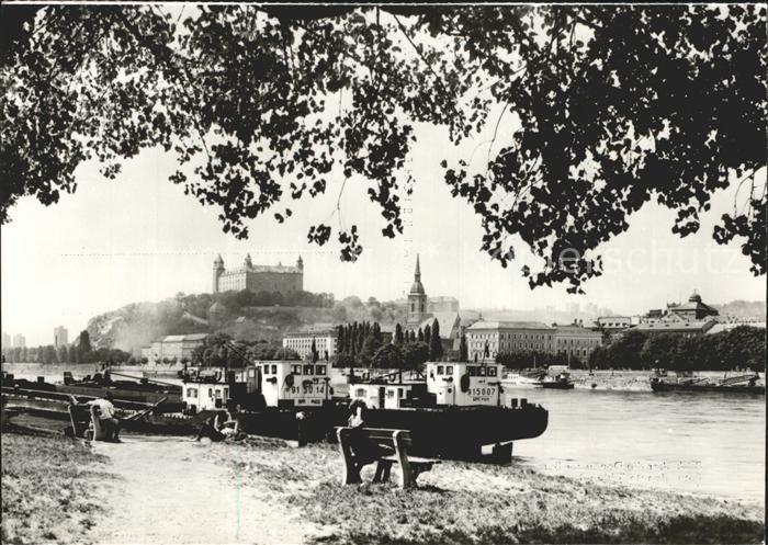 Bratislava Pressburg Pozsony Blick ueber die Donau zur Burg Dampfer