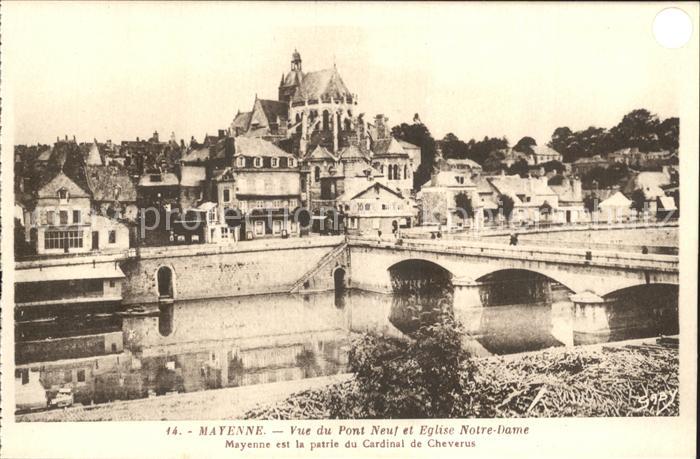 Mayenne Vue du Pont Neuf et Eglise Notre Dame