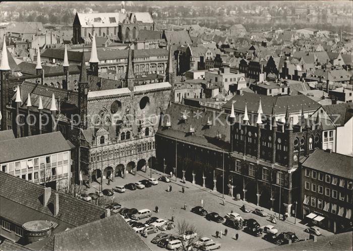 LueBECK  CITY Marktplatz mit Rathaus und Katharinenkirche
