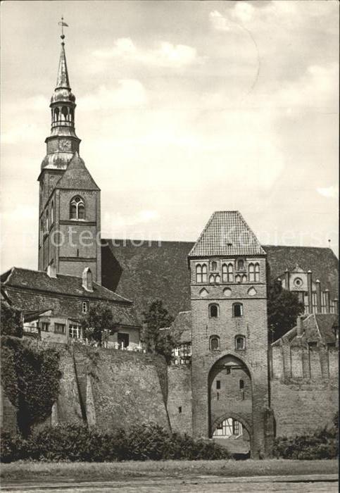 Tangermuende Rosspforte mit St Stephanskirche