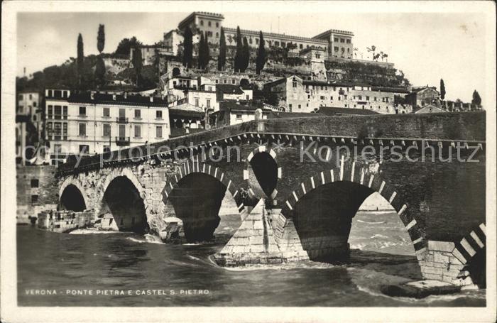 Verona Veneto Ponte Pietra e Castel S Pietro
