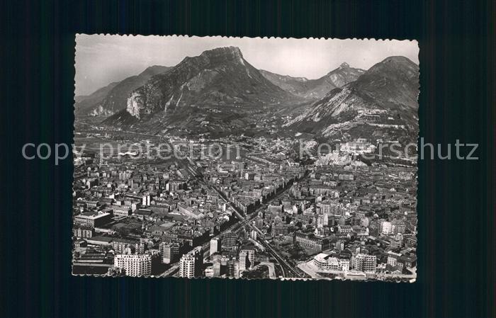 Grenoble Vue aerienne Le Cours de la Liberation au fond le Neron Chamechaude et