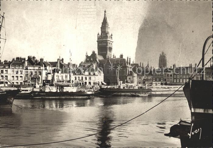 Duenkirchen Dunkerque Quai Hollandais Hotel de Ville