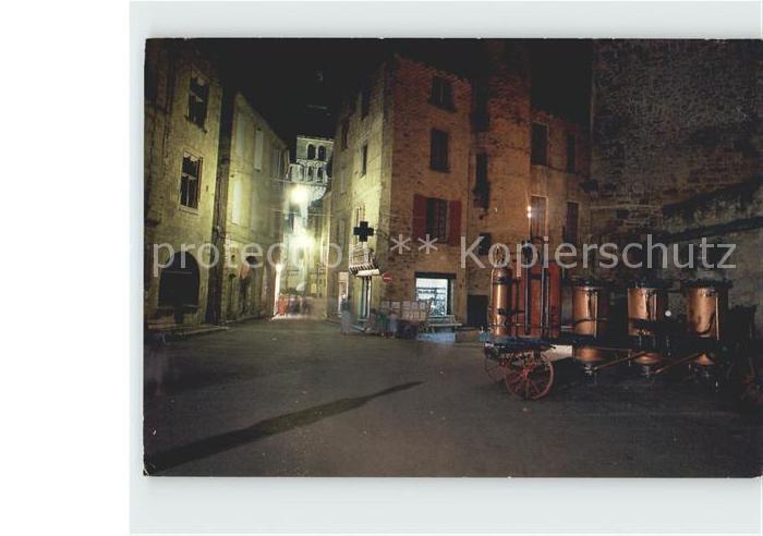 Sarlat-la-Caneda Ambiance nocturne sur la place de la Liberté