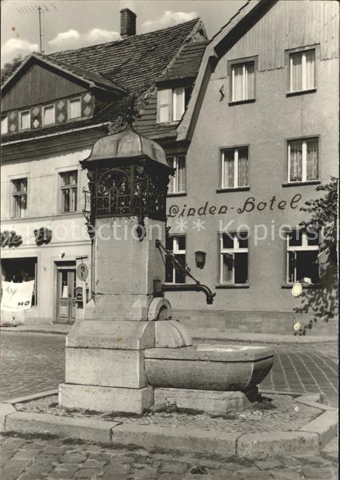 Buckow Maerkische Schweiz Marktbrunnen mit Linden-Hotel