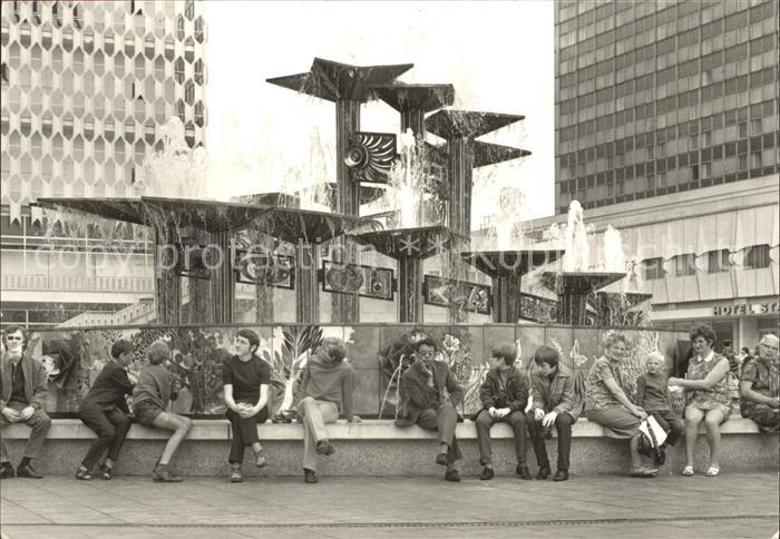 BERLIN CITY Alexanderplatz Brunnen